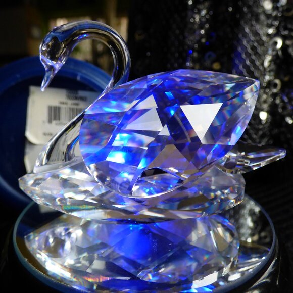 SWAROVSKI CRYSTAL LARGE ANIMAL SWAN FIGURINE A7633 NR000 063
